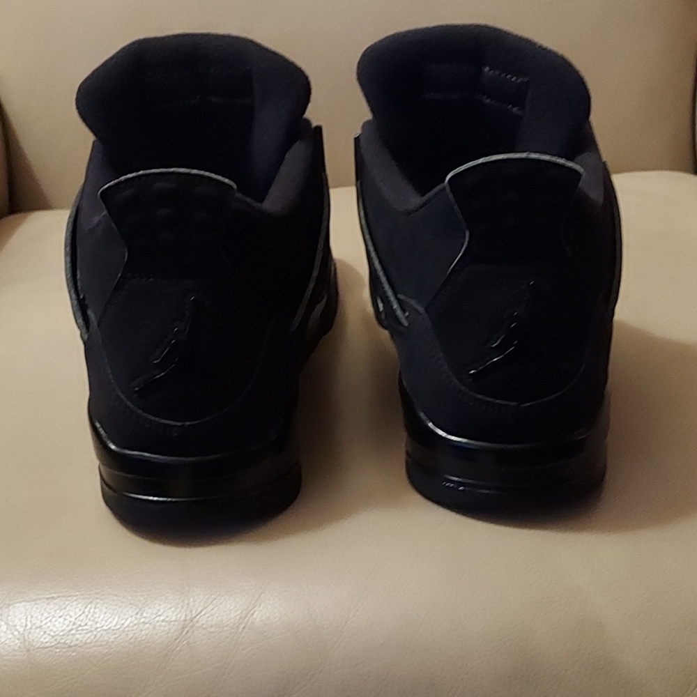 Jordan 4 Black 🐈⬛ - Picture 4 of 5